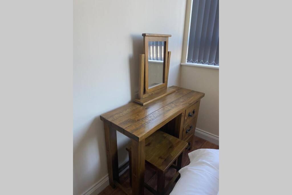 3 Bed Contemporary Crewe Apartment Luaran gambar